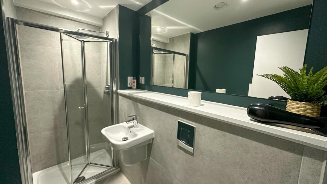Lux Livin' Apartments - Luxury 2 Bed Apartment With Sky Garden Manchester Exteriör bild